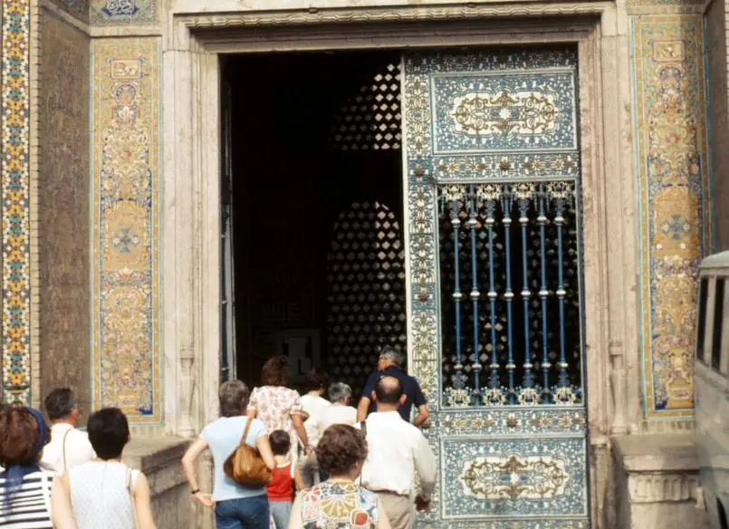 زیباترین ساختمان خیابان بهارستان در قاب تهرانِ سال 1354 - چیدانه