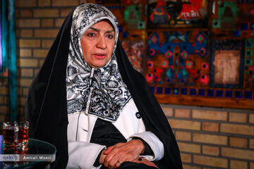 مشاور وزیر کشور: یک زن پس از جدایی، چگونه میتواند با ۱۴ سکه زندگی خود را اداره کند؟/ اگر مرد با پابند الکترونیکی آزاد شود، خشونت علیه زن بیشتر می شود