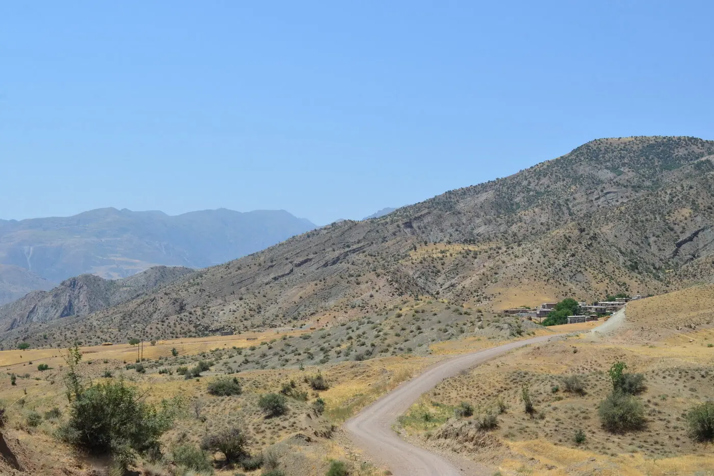 روستای خَساره، منطقهای بکر با چشمههای سرد