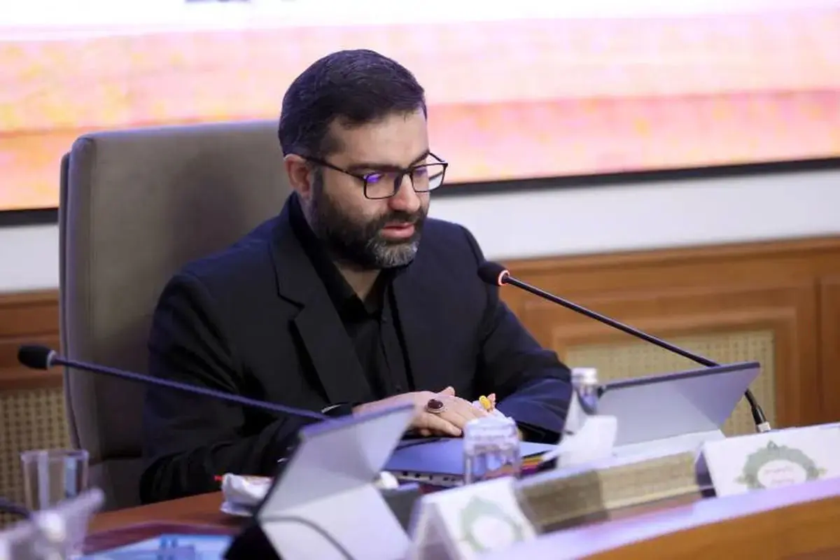 سقاب اصفهانی: بنزین در ایران لنگر اسمی تورم است/خودروی بیکیفیت، بنزین را میبلعد