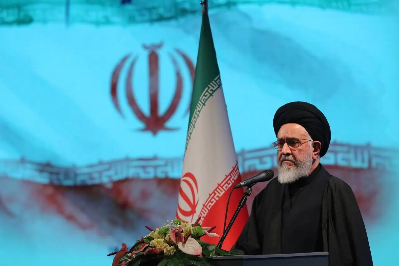محقق داماد: دوگانههای اقتصادی صرفاً بیقاعدگی را میسازند