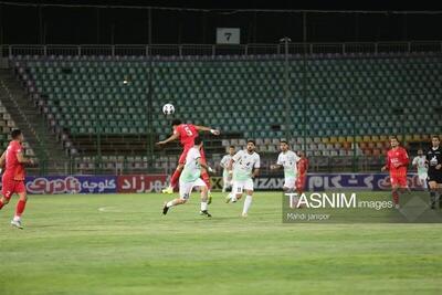 قفل دروازهها در اصفهان باز نشد؛ تساوی سرد ذوبآهن و فولاد در نیمه نخست