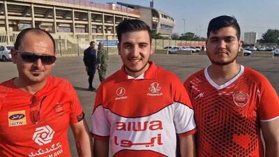 خاطرهبازی هواداران پرسپولیس با پیراهن قدیمی این تیم در آستانه بازی با شمس آذر