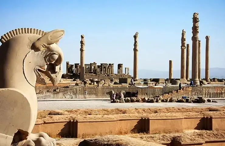 ۱۲ هزار میلیارد تومان برای گردشگران + اینفوگرافیک