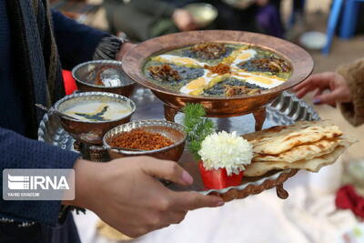  بیش از ۱۰۰ آشپز زنجانی در پیش‌ رویداد پخت آش ایرانی شرکت کردند