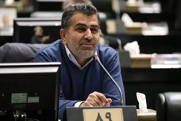 نارضایتی کارگران ریشه در تورم ساختاری دارد، نه در روابط کار/ مجلس نظارت میکند اما تعیین دستمزد با شورای عالی کار است