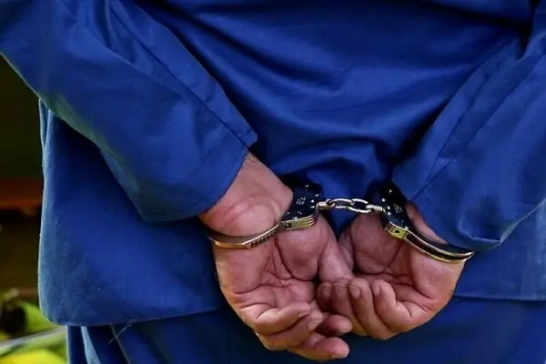  حمله به خودرو و مغازه با شمشیر در میانه؛ فرد مهاجم دستگیر شد