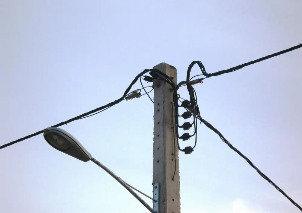 تبدیل ۲۰ هزار متر شبکه مسی به کابل خودنگهدار در دزفول