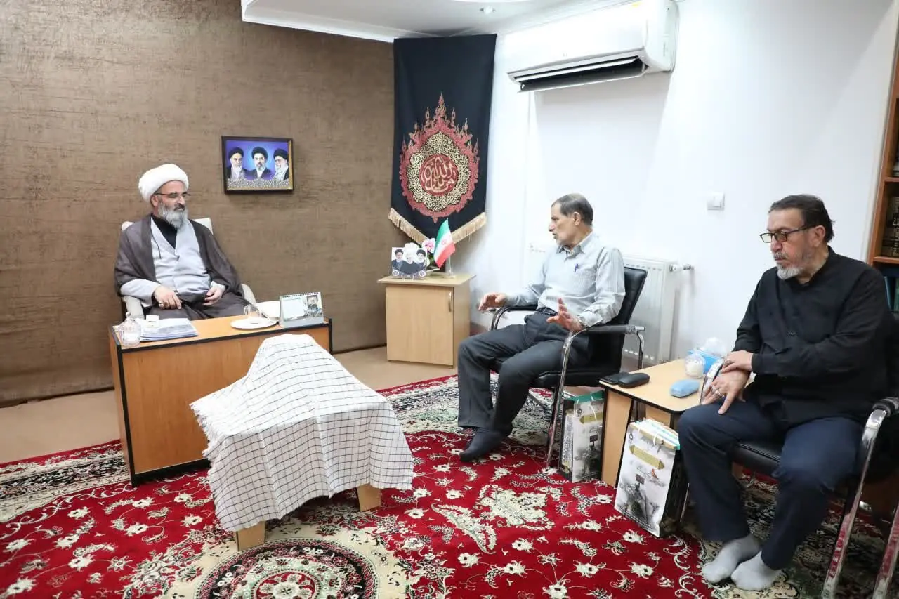 امام‌جمعه سمنان: کتب مربوط به شهدای استان نباید در مرحله جمع‌آوری و چاپ متوقف بماند