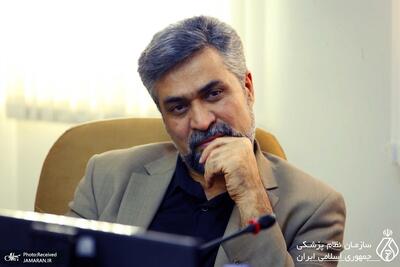 یادداشت دکتر حسین کرمانپور به مناسبت روز خبرنگار: وقتی همه خوابند، تعداد زیادی در سلامت ایران بیدارند؛ برای اینکه ایران بیمار نشود/ خبرنگارها هم خیلی وقتها بیدارند وقتی دیگران خوابند، برای اینکه ببینند، بشنوند، بپرسند و روایت کنند