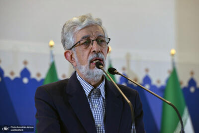 حدادعادل: اگر کسانی هنوز در رویای انتخابات هستند و درگیریهای انتخاباتی را میخواهند به خیابان بکشند اشتباه میکنند/ امروز که کشور در معرض خطر است روزی نیست که ما بخواهیم به فضای موجود نگاه انتخاباتی داشته باشیم/ به دولت کمک کنید
