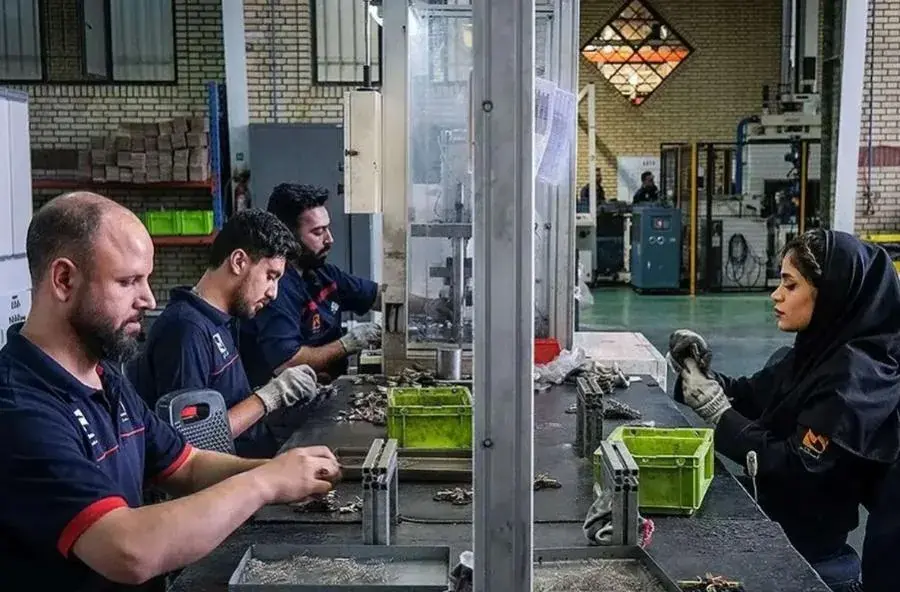 پرونده نیمهباز نیروهای شرکتی