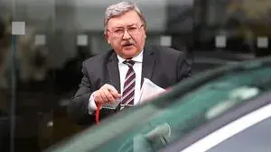  اولیانوف ادعای ترامپ درباره تنگه هرمز را به سخره گرفت