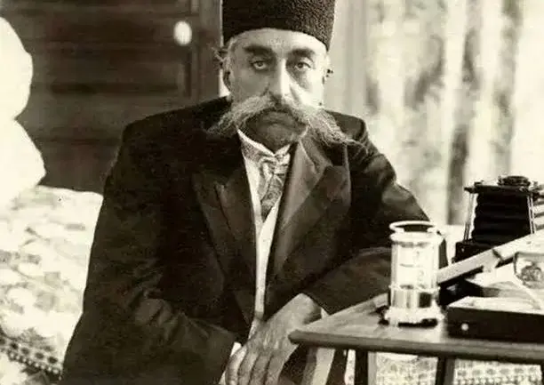 سفر در زمان؛ عکس یادگاری مظفرالدین شاه در دربار عثمانی