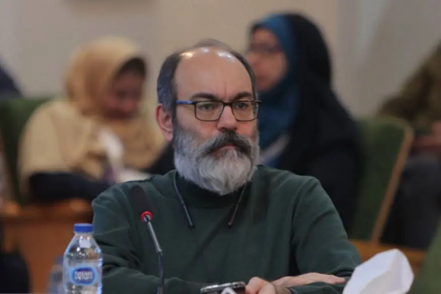 سینماگر ما حوزه نظری را قبول ندارد/ حوزه نظری با تحقیر به سینما نگاه می‌کند