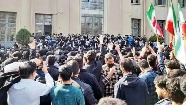  خبرگزاری فارس: اخراج رضا دالمن از دانشگاه صنعتی شریف در شورای مرکزی انضباطی وزارت علوم تائید شد