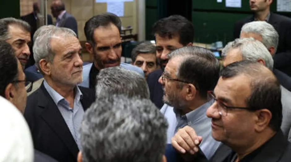 چرا بهارستان مقابل لایحه دریای خزر پزشکیان قد علم کرده است؟ موضوع سیاسی است یا کارشناسی؟ - مردم سالاری آنلاین