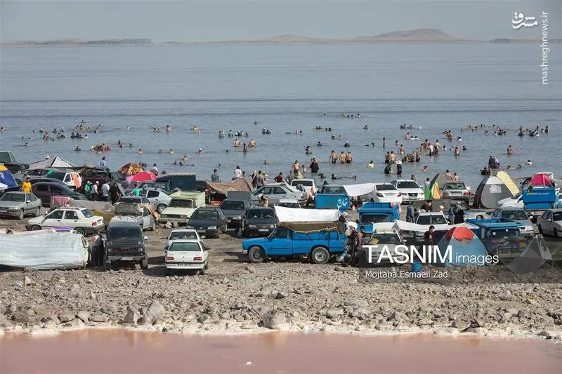 عکس/ مسافران تابستانی دریاچه ارومیه