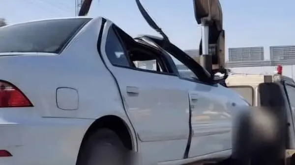 برخورد مرگبار سمند با تیر برق در زنجان
