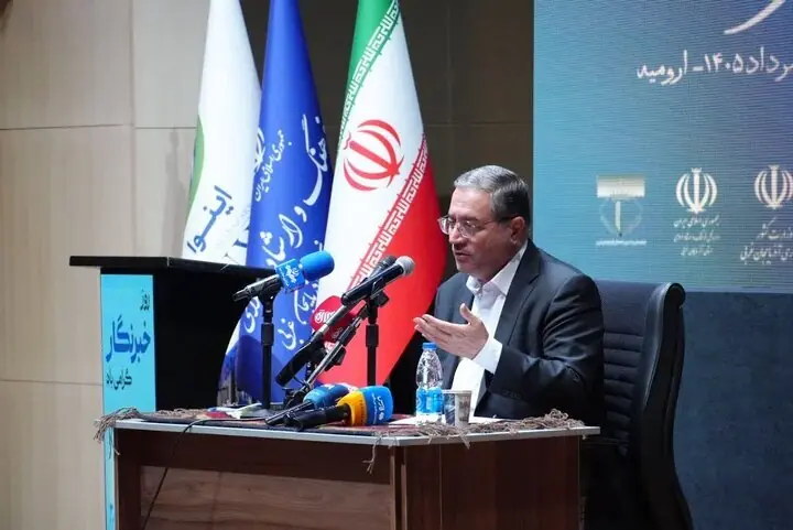رحمانی: رسانه ها باید در مسیر اطلاع رسانی دقیق و صحیح حرکت کنند.