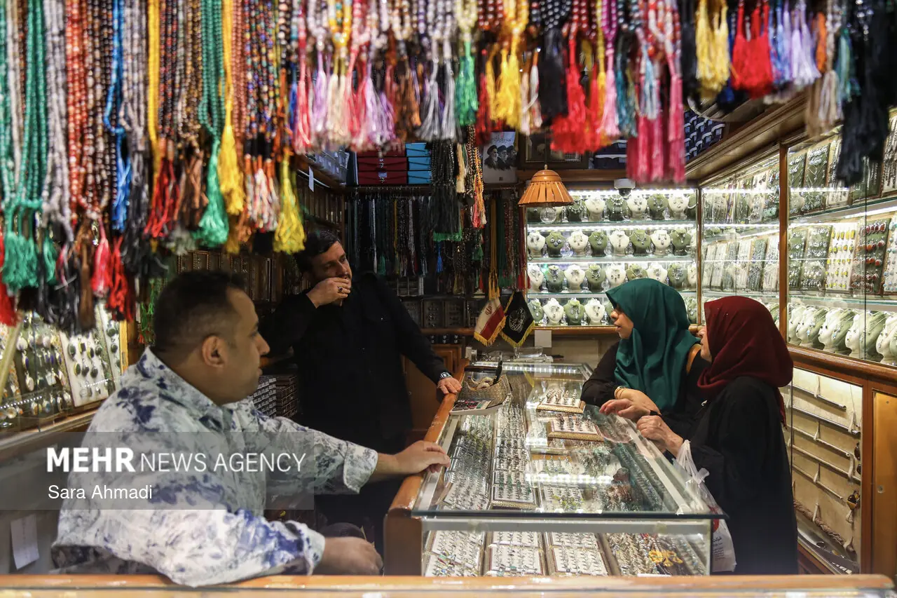 فرصتهای گمشده در بازار سوغات مشهد؛ فراتر از یک خرید ساده یادگاری