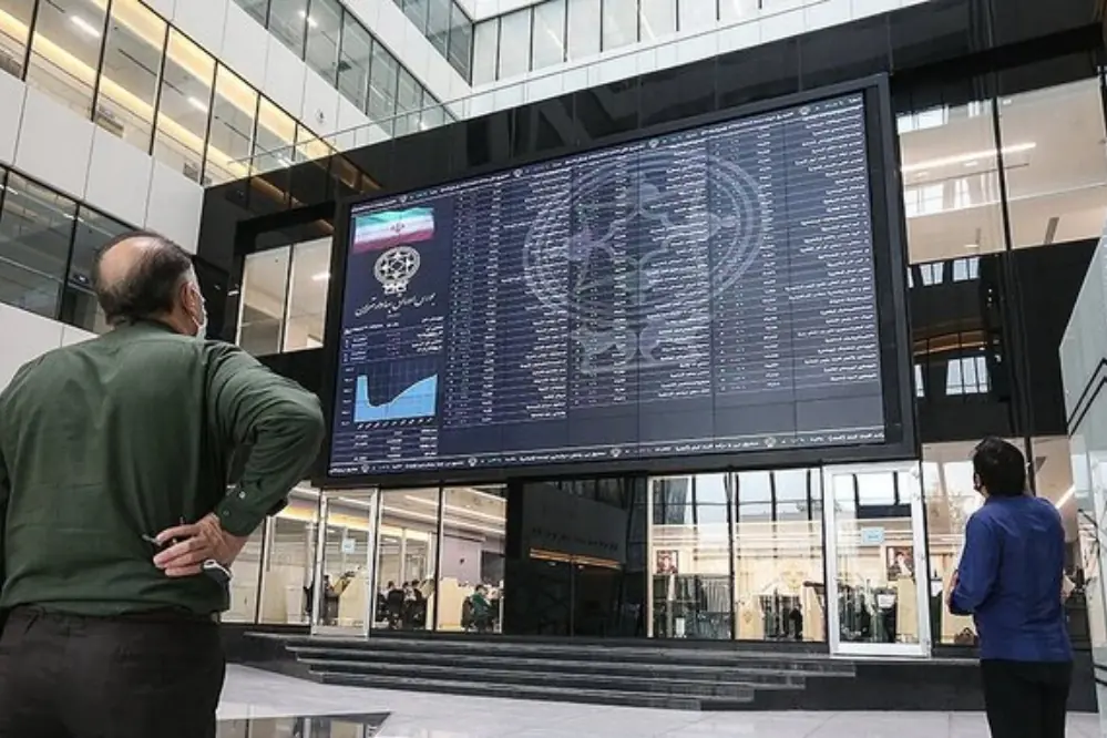 صعود آرام بورس در نخستین روز هفته؛ شاخص کل سبزپوش ماند