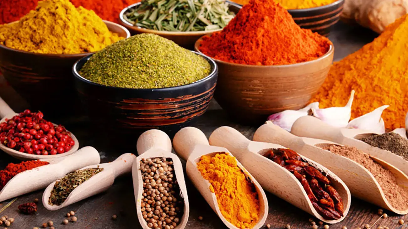 ۴ ادویه مفید برای کمک به کاهش وزن و چربی سوزی