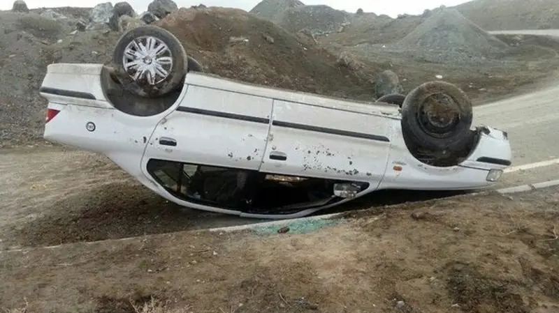  سه کشته و زخمی درپی واژگونی خودرو در جاده اراک - خمین - سلام نو