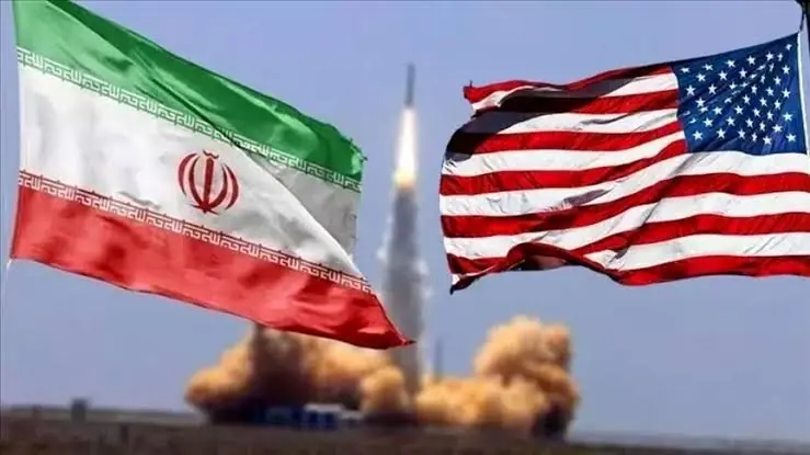 محمد گل افروز در گفت وگو با شفقنا آینده: ایران باید با تلفیق دیپلماسی و قدرت نظامی، جایگاه منطقهای خود را بازتعریف کند/ بدون «اجماع داخلی» امکان بهرهبرداری از فرصتهای منطقهای کاهش مییابد/