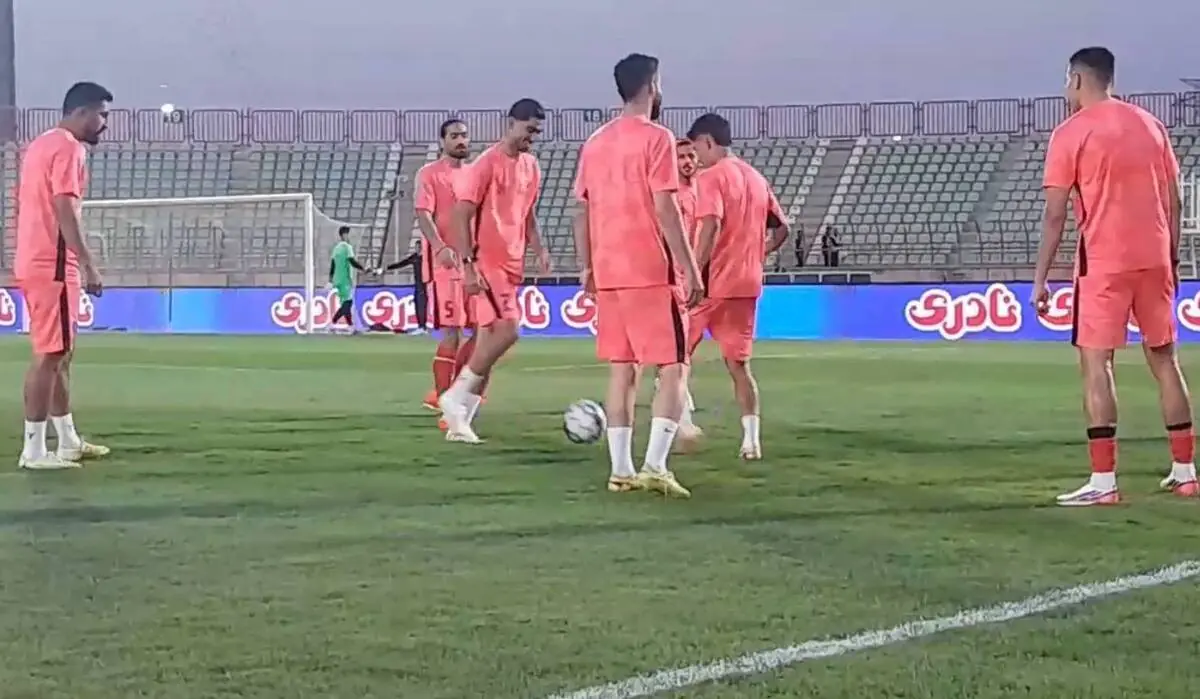 ویدئو|پرسپولیس آماده یک نبرد تازه؛ سرخها وارد زمین شدند