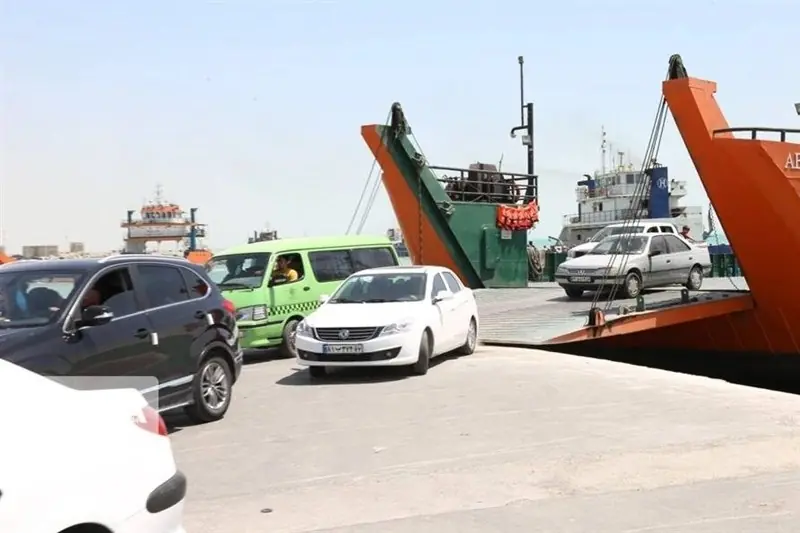 ورود و خروج بیش از 15 هزار مسافر از مسیر آبی و هوایی به کیش - تسنیم