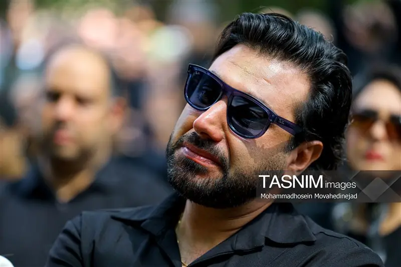  آواز احسان خواجه امیری برای پدرش - تسنیم