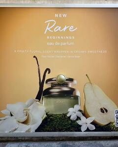 کمپین Rare Beauty؛ برند آرایشی برای معرفی عطر جدیدش رولبال غولپیکر ساخت/+ ویدیو
