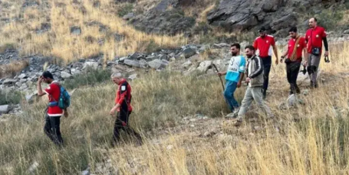 نجات سه طبیعتگرد در ارتفاعات کمتال جلفا