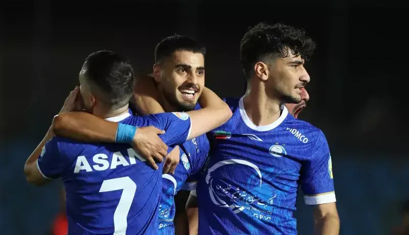 استقلال سه سال جوانتر از پرسپولیس!