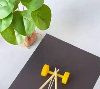 با چوب و کش، ماشین مسابقهای بساز!