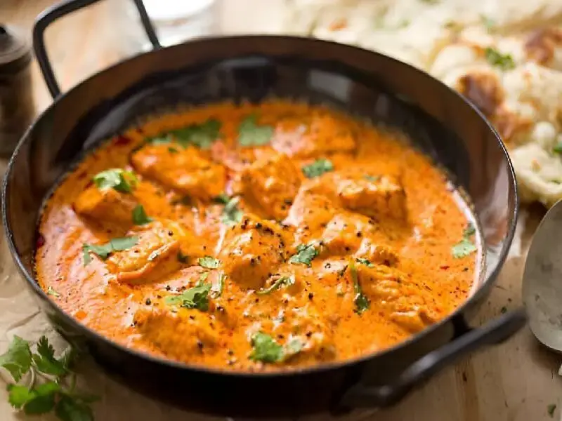 طرز تهیه باتر چیکن هندی؛ ترکیب مرغ مزه دار شده با کره و خامه