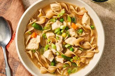 سوپ نودل مرغ؛ سبک و سریع برای کاهش وزن