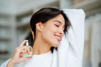 آیا عطر زدن روی گردن خطر سرطان و ناباروری را افزایش میدهد؟
