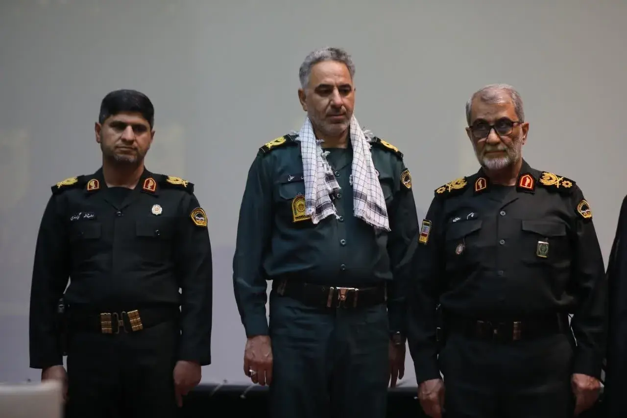 نیروی انتظامی امروز علاوه بر مأموریتهای پلیسی، یکی از ارکان دفاعی کشور است