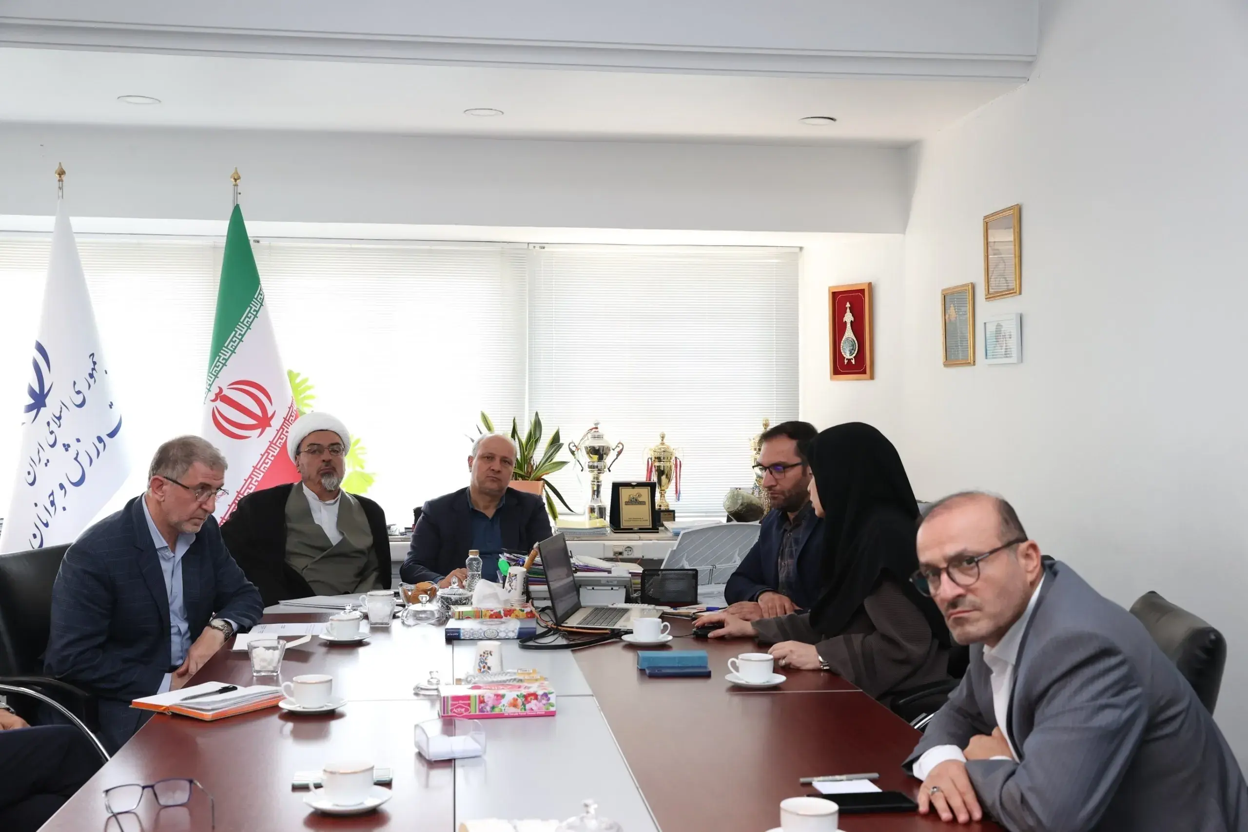 بازنگری در روند ثبت و مدیریت داده در سامانههای وزارت ورزش و جوانان