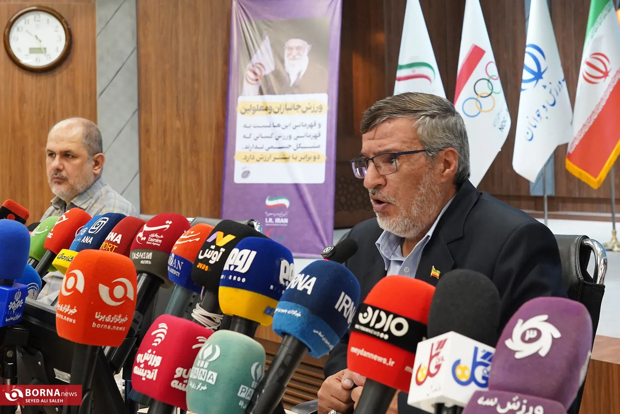کارگری: نگاه وزیر ورزشوجوانان، عملکرد متفاوت این کاروان بازیهای آسیایی ناگویا است/پاداش ورزشکاران پارالمپیک، نباید متفاوت با دیگر ورزشکاران باشد