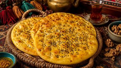 نان روغنی جوشی کرمانی؛ نان محلی طلایی و خوش عطری که با یک بار امتحان عاشقش می شوید!