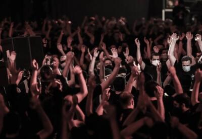 روزنامه جمهوری اسلامی: درگیری دو هیات عزاداری در مشهد نشان داد که چقدر جای مداحان سنتی و سخنرانان باسواد خالی است/ در حال حاضر برخی مداحان از محتوا در مناسک مذهبی غافل ماندهاند