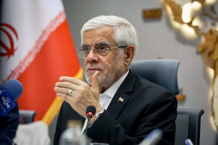  عارف: مهار تورم و نظارت بر بازار اولویت دولت است
