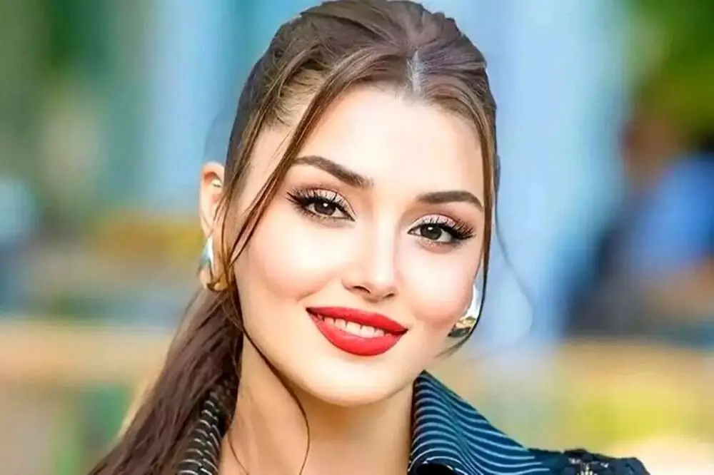  عکس هانده ارچل با حجاب کامل برای نخستین بار/ عکس