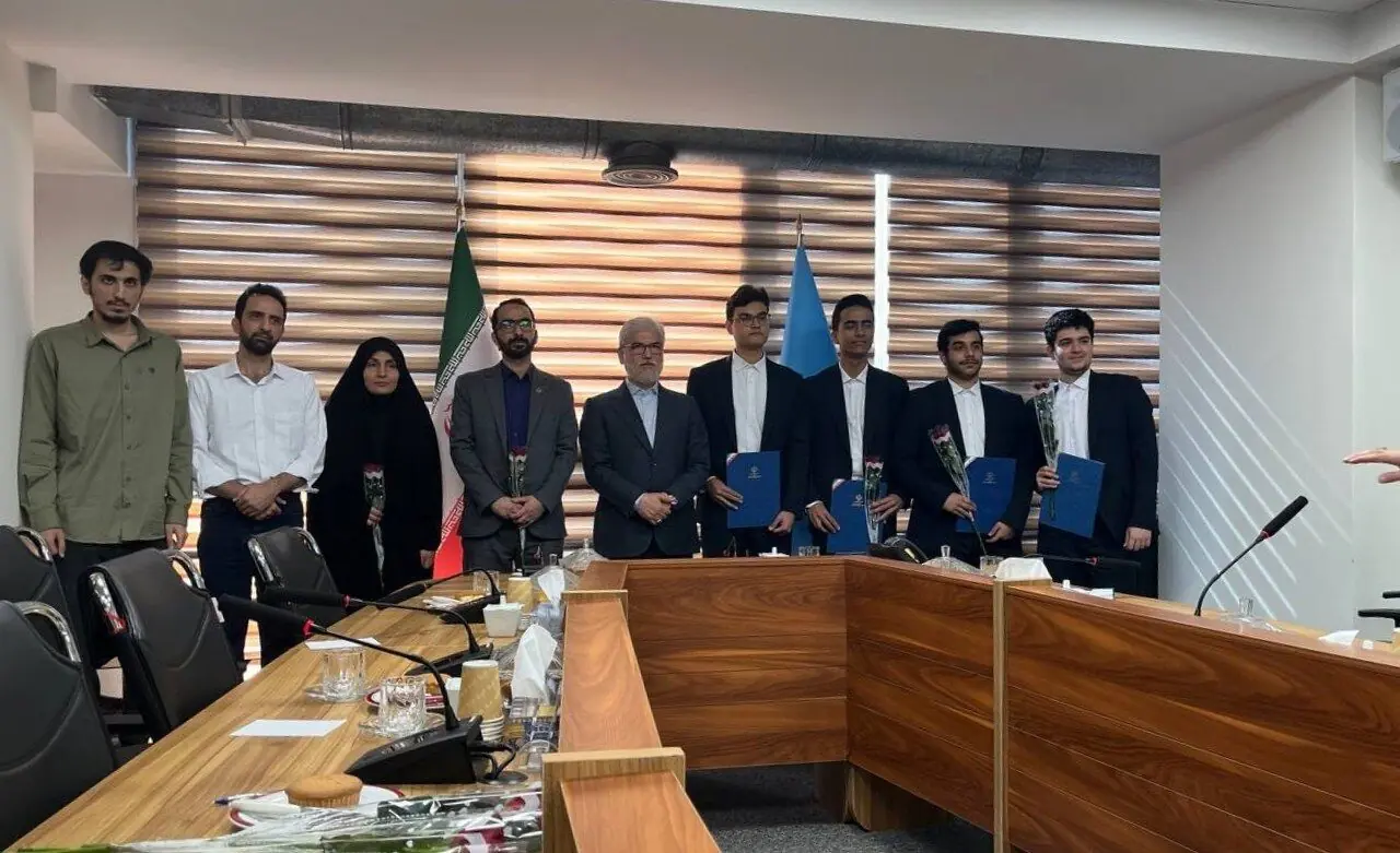 موفقیت تیم ملی المپیاد هوش مصنوعی نشانهای از پایداری و بالندگی سرمایه انسانی ایران است