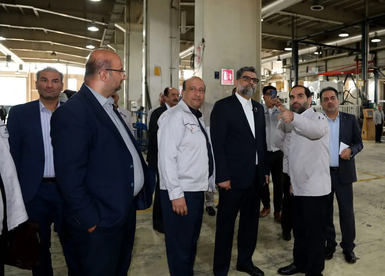 رئیس ایدرو: اشتغال پایدار در صنعت خودروهای تجاری حفظ شود