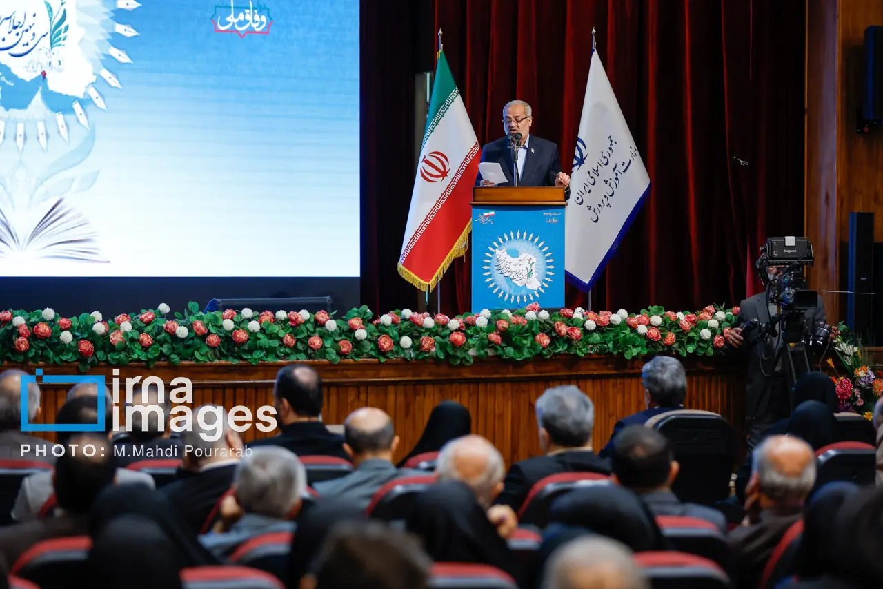  تجهیز ۱۱ هزار و ۵۰۰ کلاس به فناوری‌های روز/توسعه نیروگاه‌های خورشیدی در مدارس