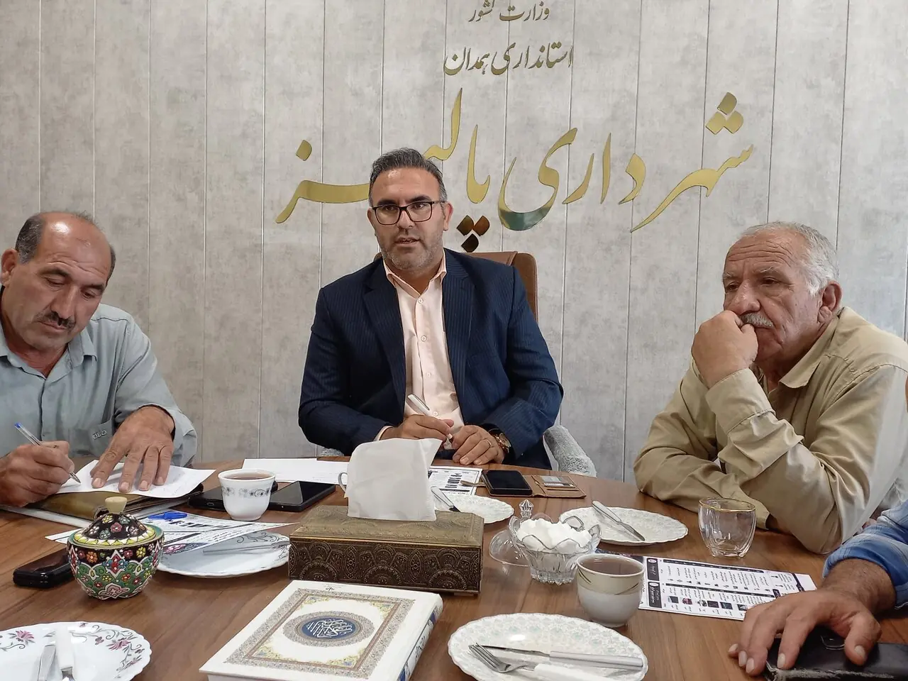 دورخیز شهرداری پالیز برای احداث پارکینگ ماشینهای سنگین